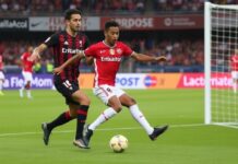 Flamengo marca com Samuel Lino, mas gol é anulado. Veja!