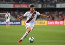 Destaque na derrota para o Bahia, Ivan é exceção no Internacional