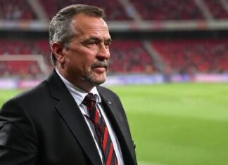 Diretoria do Flamengo cobra elenco por excesso de expulsões na temporada